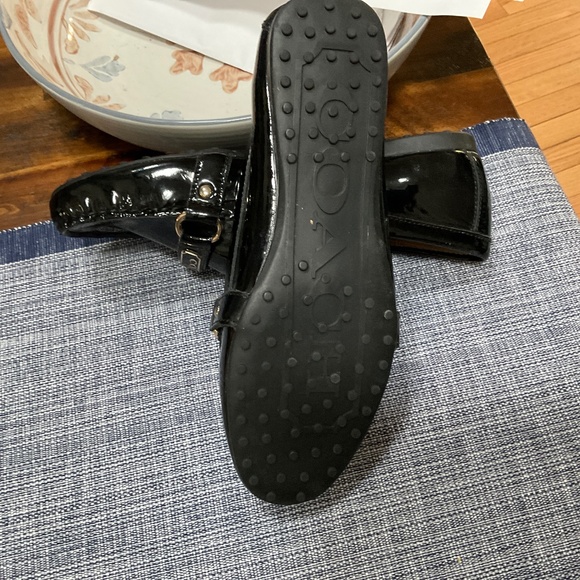 Coach - Picture 4 of 4